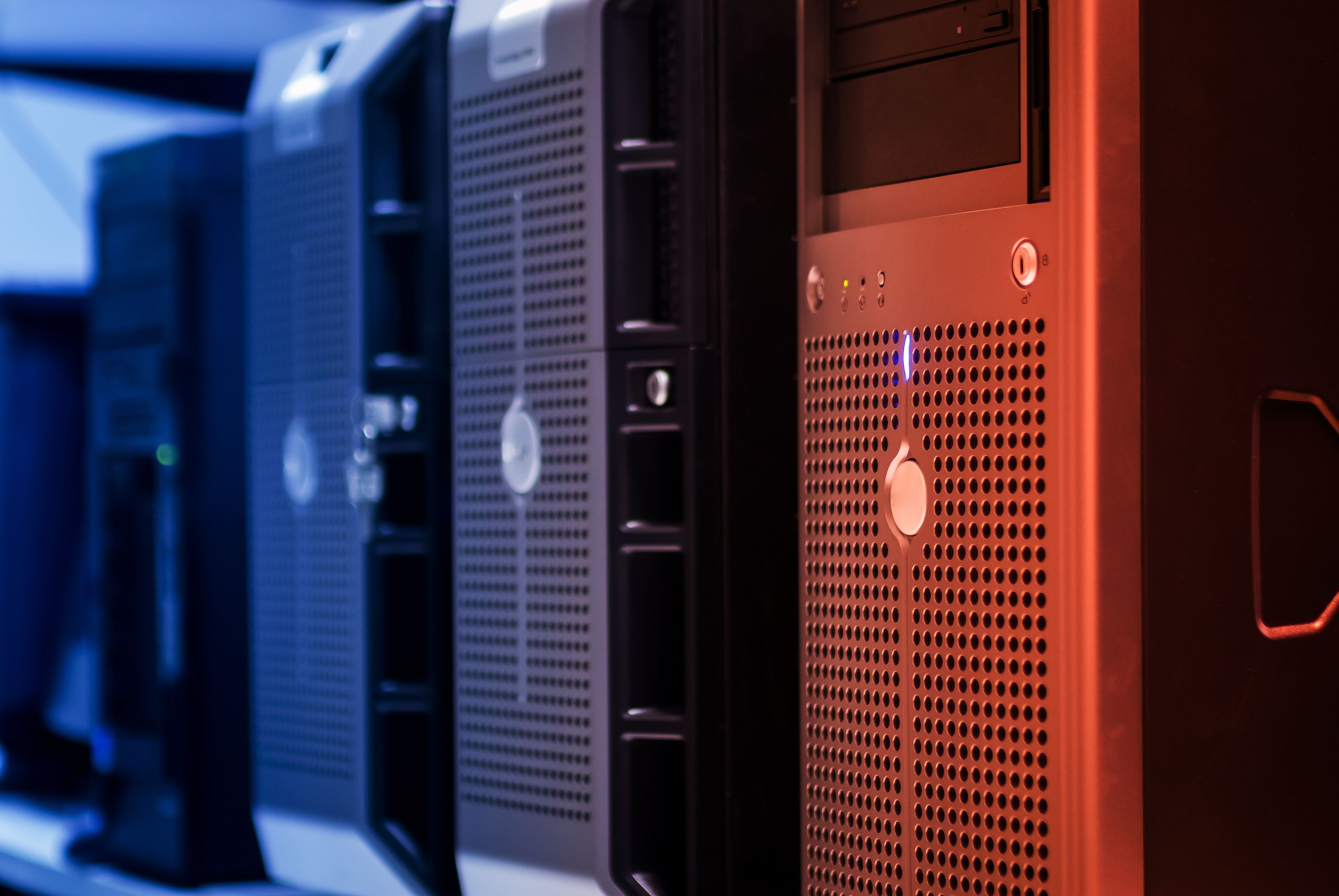 IT-Infrastruktur und Cloud-Symbole